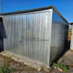 Garaż standardowy 3m x 5m ocynk z bramą uchylną