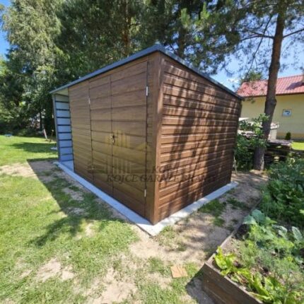 Garaz 3m x 2.5m wiatka z boku 1.5m